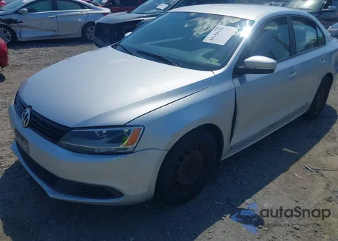 2014 Volkswagen Jetta 1.8T Se z USA, uszkodzony, nr VIN 3VWD17AJ0EM244912